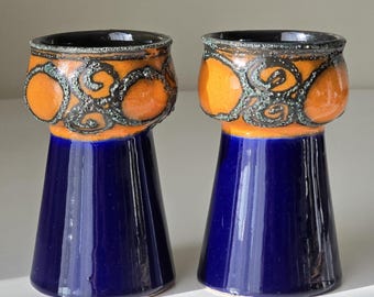 Jarrones Strehla Keramik vintage – Cerámica de Alemania Oriental, azul cobalto y naranja.