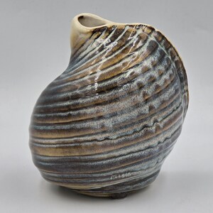 Vintage Goebel 1987 Shell Vase by Ljubisa Mišić – Postmodern Ceramic Nautilus Snail Art Pottery, West Germany Nautical Decor
