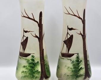 Paire de vases anciens Art déco en verre émaillé avec scène de voilier | Style Legras