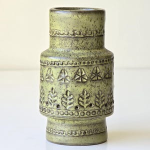 Vintage Aldo Londi for Bitossi Italy Vase (4330/764) – Olive Green &quot;Zingo&quot; Pattern with Imprinted Leaf Decor |