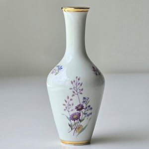 Vintage Heinrich Winterling Marktleuthen Bavaria Vase With Floral & Gold Decorations |