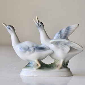 Vintage Gerold Porzellan Bavaria Figurine – Elegant Geese Pair (1949–1989)