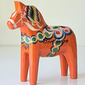 Vintage Hand-Carved Orange Dala Horse – G.A. Olsson, 1969 – Made in Nusnäs, Sweden