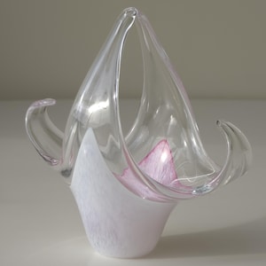 Bol para dulces vintage de vidrio artístico transparente y rosa de mediados de siglo