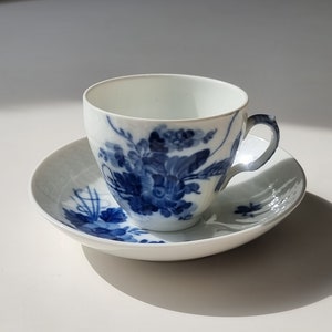 Xícara e pires Royal Copenhagen 10/1549 Blue Flower | Fabricado na Dinamarca |