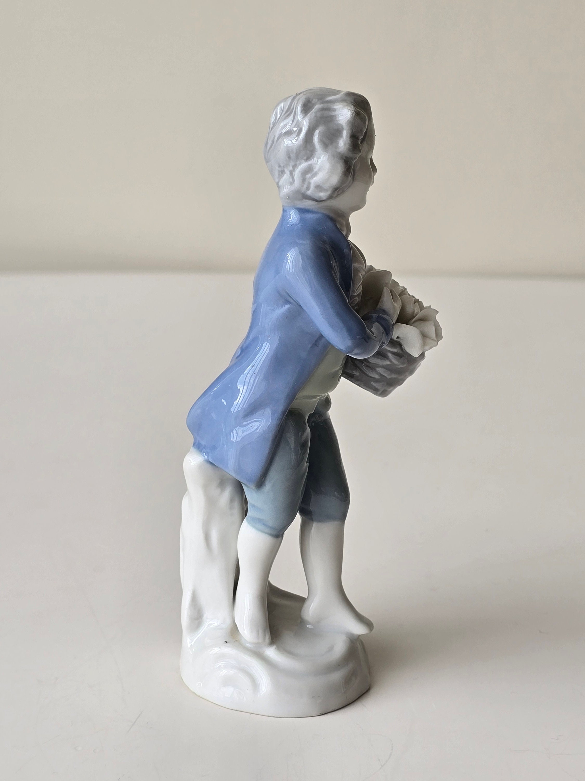 1937 - 1949 Gerold Porzellan Bavaria Figurine - Boy With