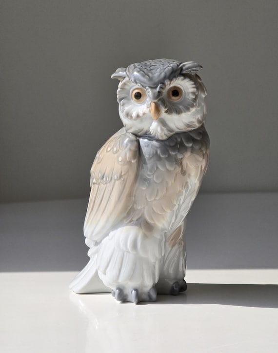 ロイヤルコペンハーゲン　NAO フィギュリン　フラダンス　ハワイ　2004年 ロイヤルコペンハーゲン NAO フィギュリン フラダンス ハワイ 2004年