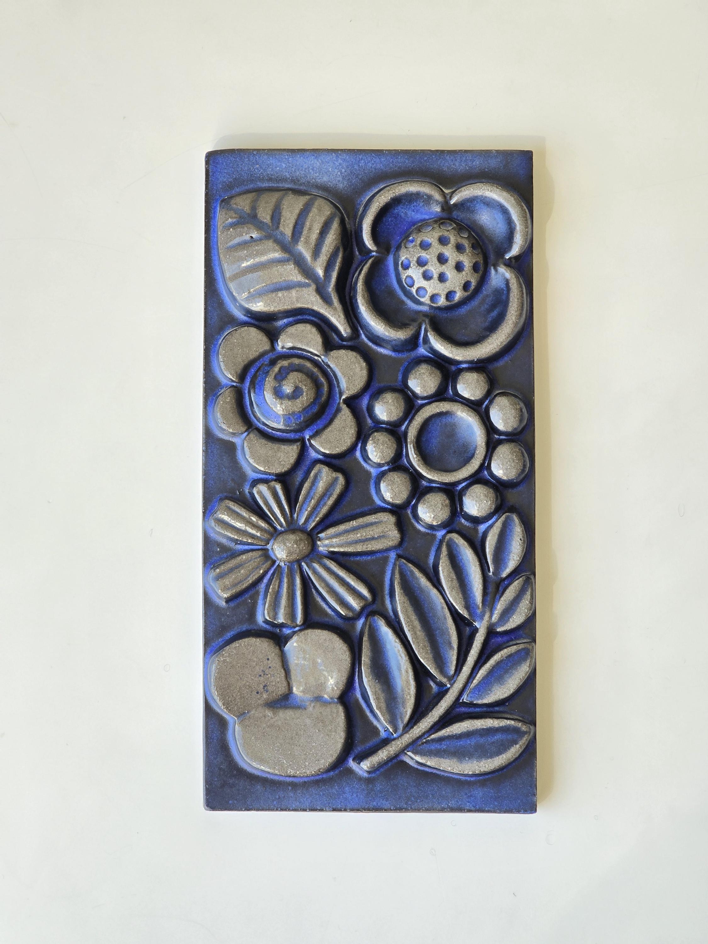 RARE Berit Ternell Wall Plaque – "Fleur" Series – Upsala Ekeby, Sweden