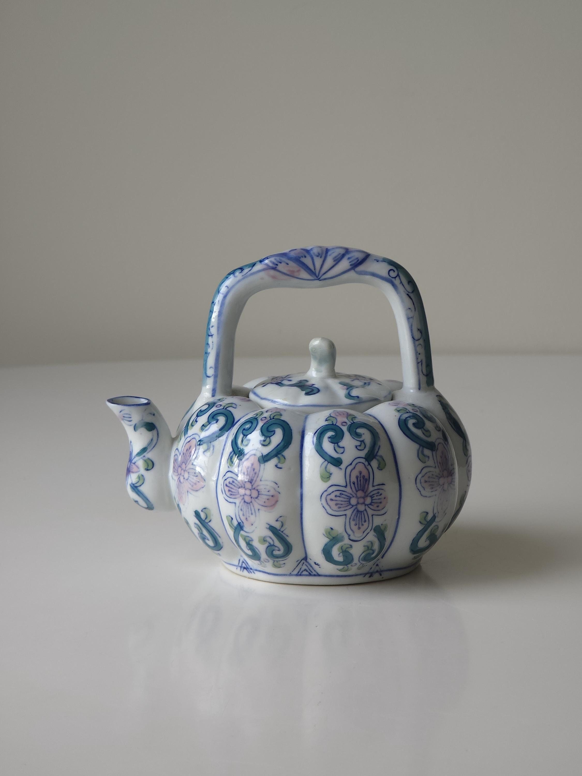 漆製 急須 蓋付き 花模様　中国　骨董 Vintage Pumpkin-shaped Floral Teapot With Lid – Made in