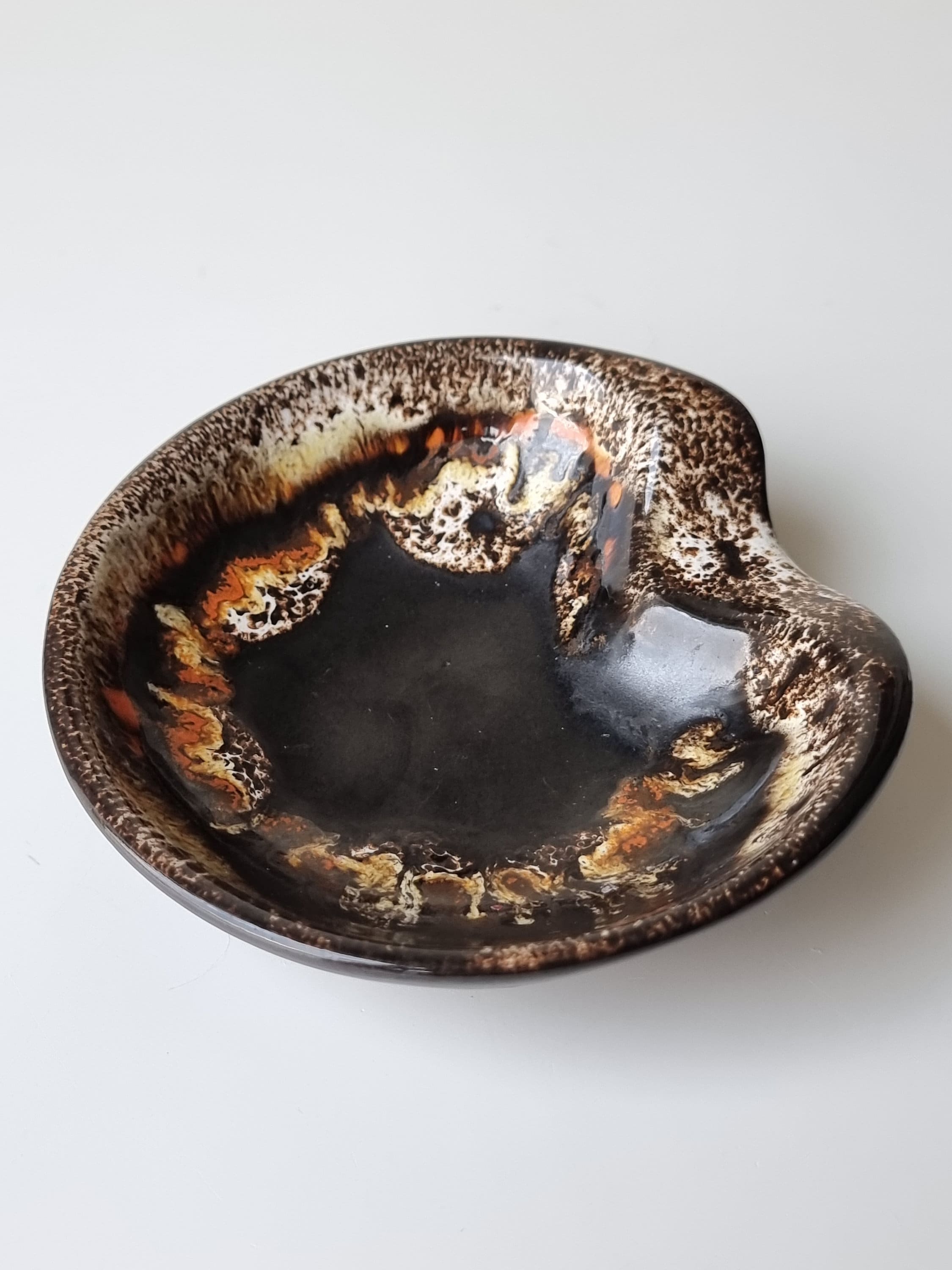 新品◆アンティーク　灰皿　３点セット　英國 陶色繪器婦人國灰皿　ヴィンテージ il_fullxfull.5786224162_ods4.jpg