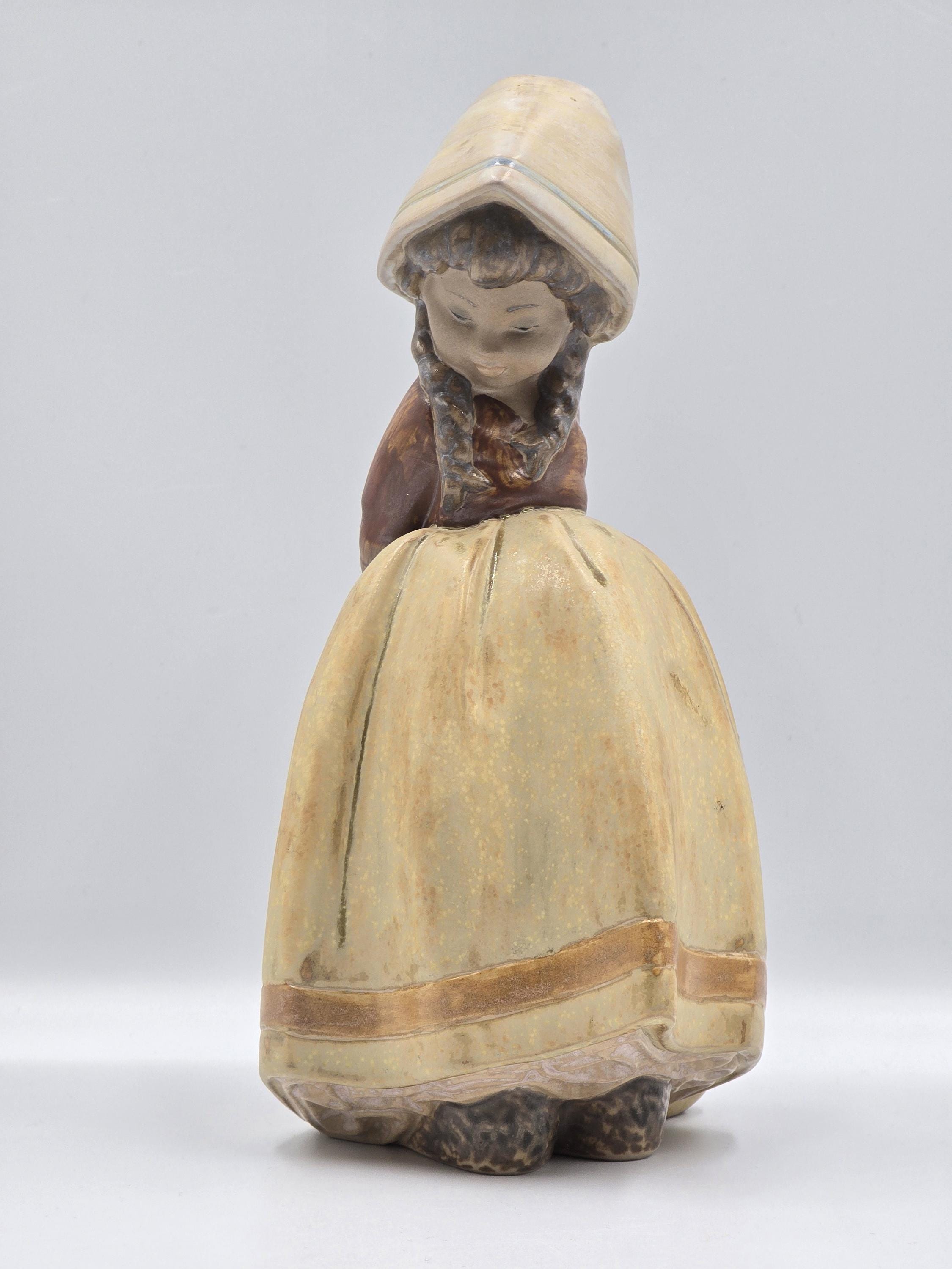 Lladro Solita (azul) 置物 Lladro Solita (azul) 置物 Lladró 