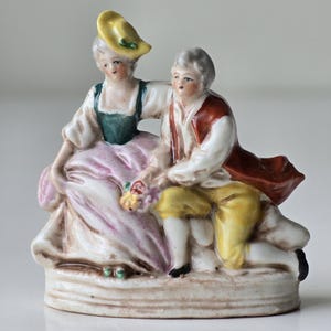 Vintage GDR Grafenthal Miniature Porcelain Figurine – Romantic Couple