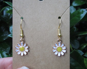 Daisy Earrings, Gold Plated Daisy Dangle Earrings, Flower Earrings, Daisies, Floral, Cute Earrings, Handmade Jewelry, Daisy Jewelry