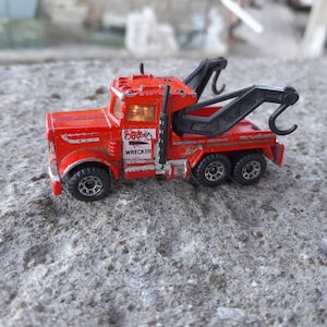 Matchbox Peterbilt &quot;Eddie&#39;s Wrecker&quot; Tow Truck Made In England By Lesney