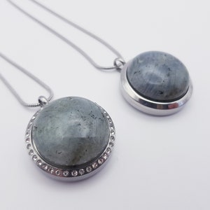Human Hair Jewelry / Animal Hair Jewelry / Medallion round / Fill yourself / Gemstone Labradorite 30 mm / Memorial Jewellery / Reminder