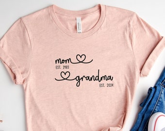 Personalized Mom Shirt, Custom Mom TShirt, Mothers Day Gift, Custom Shirt for Mothers, Mom Tshirt, Grandma T-Shirt,Custom Grandma Shirt