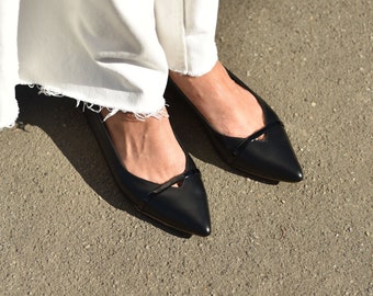 Black Flats with Pointed Closed Toe and Decorative Strap, Black Leather Women Flat Shoes, Ballet Flats with Low Heel, Casual Ballerina Flats