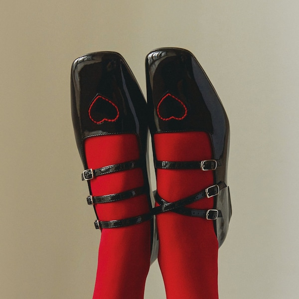 embroidered mary jane shoes