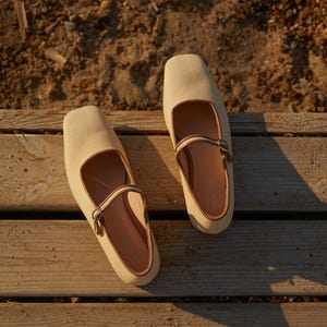Canvas Mary Janes with Arch Strap, Square Toe Flat Shoes, Everyday Mary Jane, Retro Style Shoe with Silver Buckle, Summer Vacation Shoes
