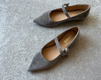 Grey Ballet Flats with Pointed Toe and Flat Heel, Women Flats with Gray Arch Strap and Button, Custom Shoes Retro Style, Velvet Mary Janes
