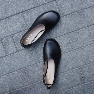 Black Flat Loafers from Natural Leather, Round Toe Flat Shoes, Anatomical Wide Fit Shoes, Minimalist Slip On Black Flats on Low Heel