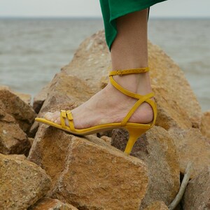 Yellow Strappy Sandals with Open Peep Toe, Handmade Thong Sandal with Low Kitten Heel, Mustard Suede Barefoot Sandal with Square Toe zdjęcie 5