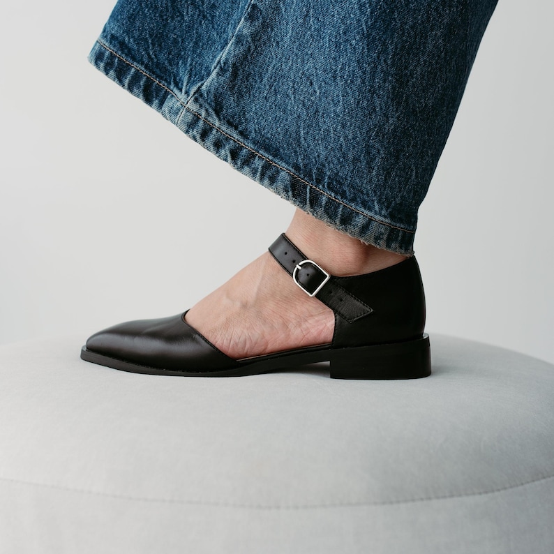 Black Mary Janes with Square Toe in Genuine Leather, Women Shoes, Low Heel Everyday Mary Jane with Ankle Strap, Wide Fit Ballet Flats