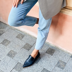 Black Leather Penny Loafers with Closed Pointy Toe, Low Heel Women Oxford Shoes, Slip On Ballet Pumps, Handmade Casual Loafer Flat Shoes