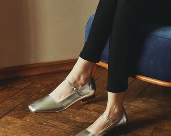 Silver Mary Janes Low Heel, Handmade Square Toe Flat Shoes, Vintage Mary Jane, Retro Style Shoes with Silver Buckle, Everyday Ballerinas