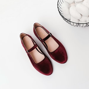 Burgundy Mary Janes with Arch Strap, Almond Toe Handmade Women Flats, Vintage Retro Style Ballet Shoe, Bordo Everyday Ballet Flat