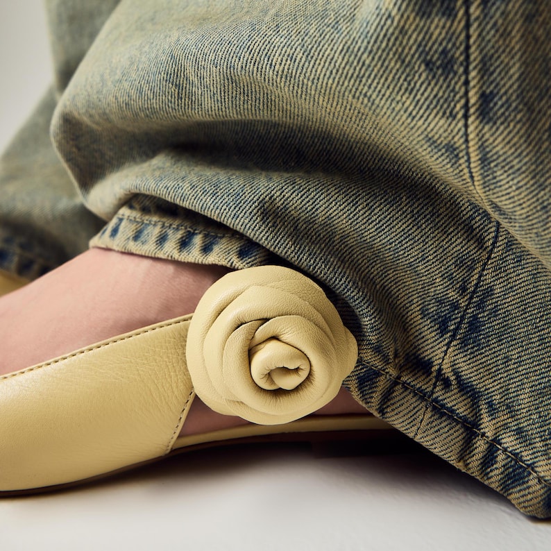 Yellow Slingback Flats with Leather Flower Decoration, Handmade Women Pump with Flat Heel, Custom Slingback Shoes with Closed Pointy Toe