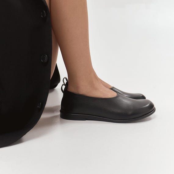 Black Flat Loafers from Natural Leather, Round Toe Flat Shoes, Anatomical Wide Fit Shoes, Minimalist Slip On Black Flats on Low Heel