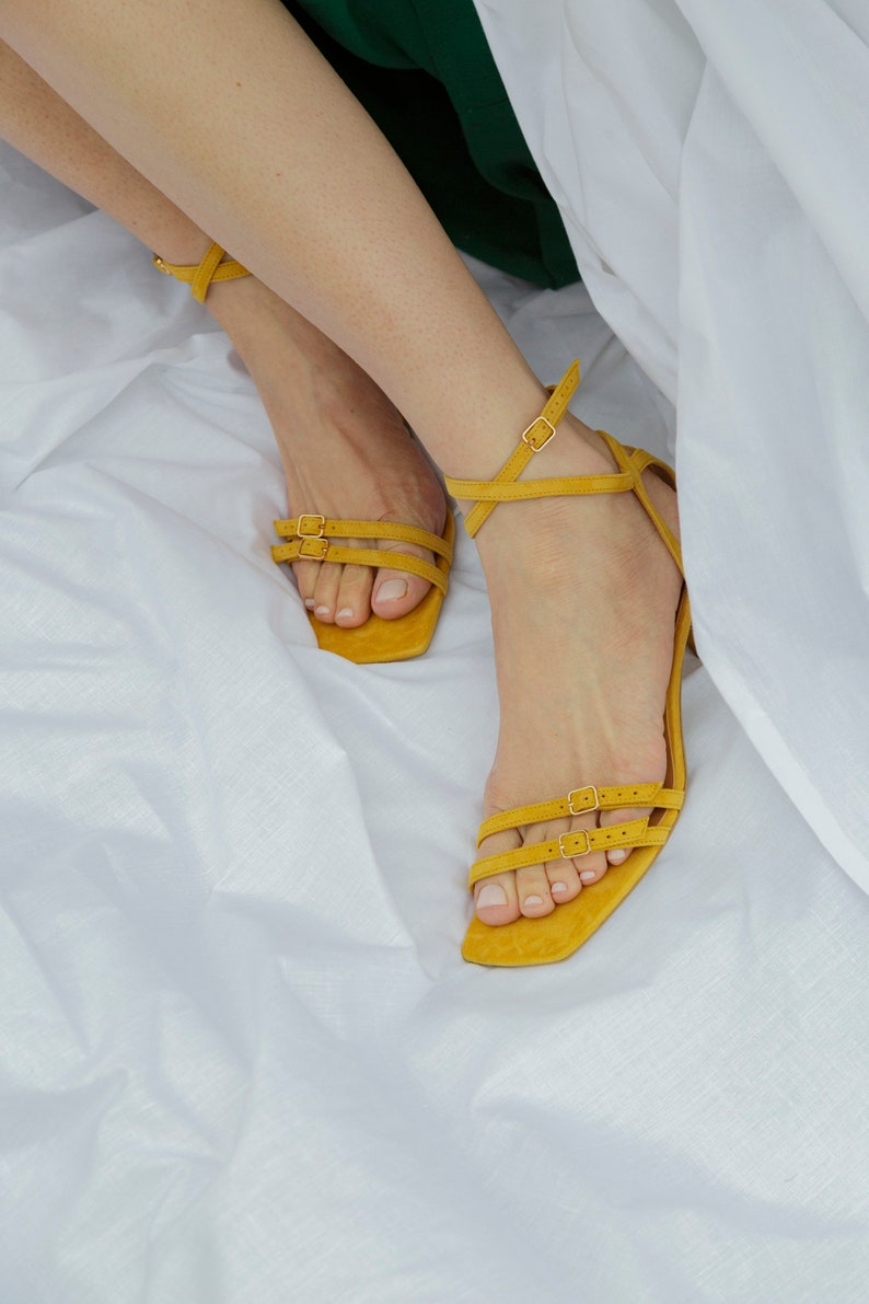 Yellow Strappy Sandals with Open Peep Toe, Handmade Thong Sandal with Low Kitten Heel, Mustard Suede Barefoot Sandal with Square Toe zdjęcie 6