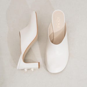 Off White Mules with Pearl Block Heel, Milky Pumps with Wide Fit Round Toe, Leather High Heel Clogs, Women Milky Summer Shoes