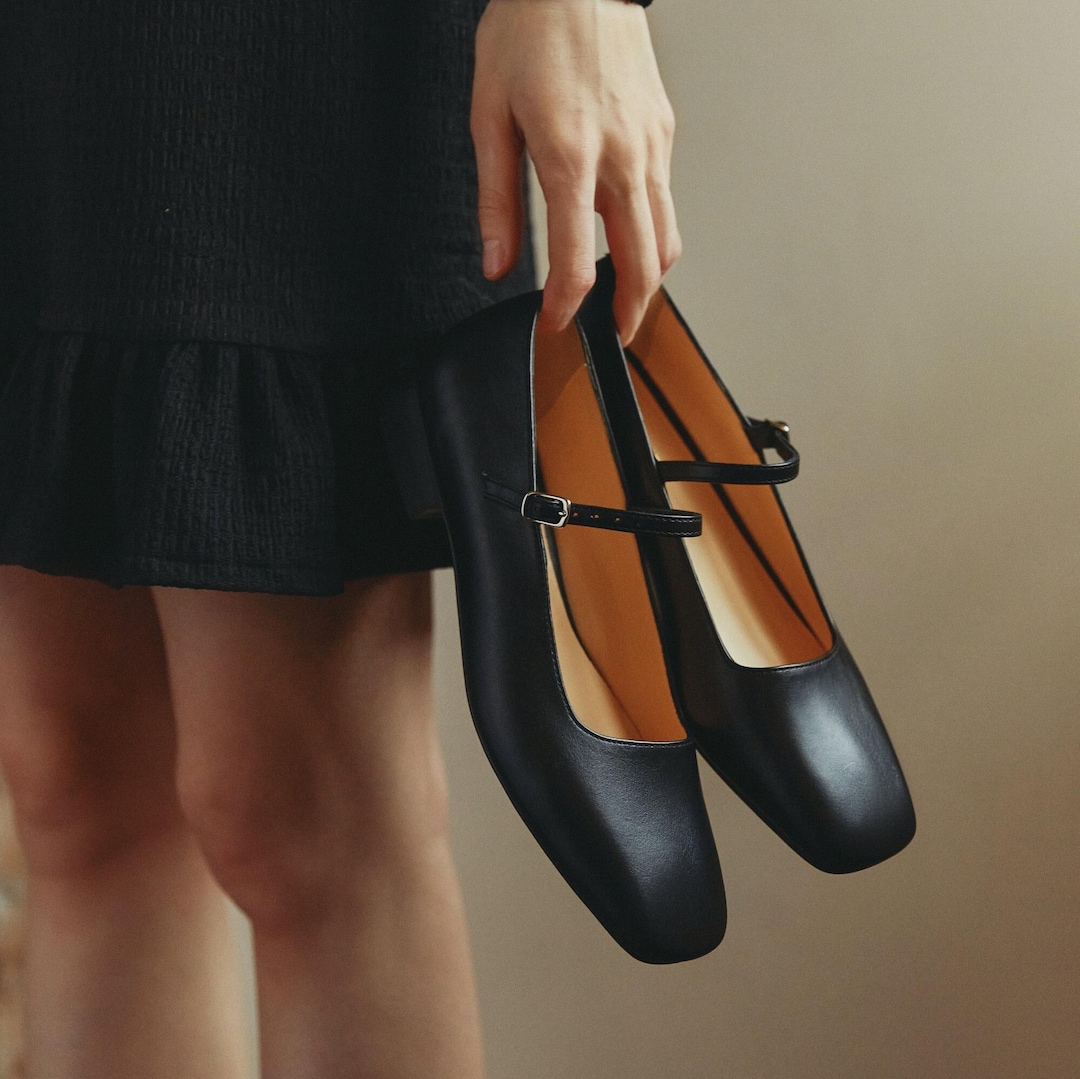Women’s Classic Mary Jane Shoes – Buckle Strap Flats