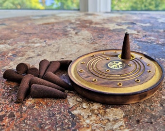 Incense Gift Set - Burner & Sandalwood Scented Incense Cones