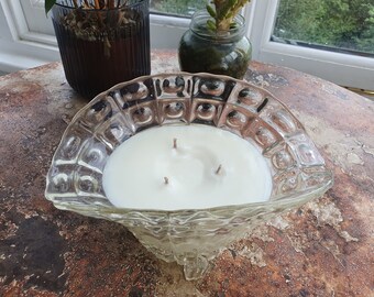 Jasmine, Violet, Lavender and White Musk scented vintage candle