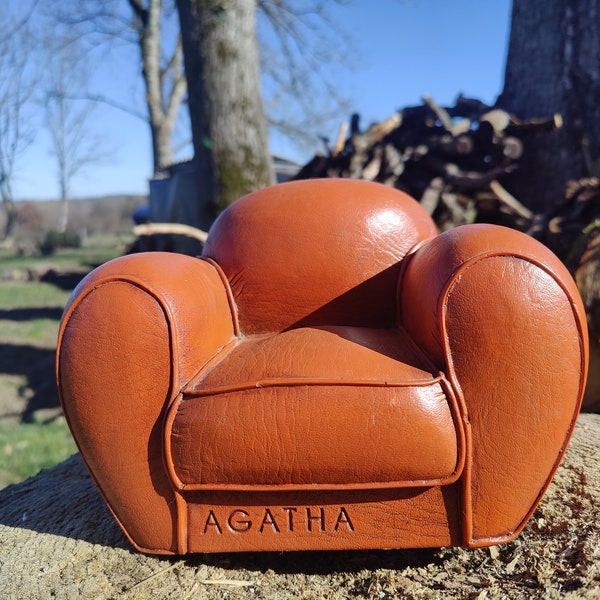 Rare chaise de fumeurs d’affichage d’accessoires de magasin Agatha en liège grande pièce d’affichage