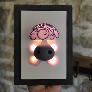 Verlichtingsframe in de vorm van een vlinderpaddestoel te koop / decoratie van een betoverd bos / lichtbord / sculptuur van een feeënboom / prototype
