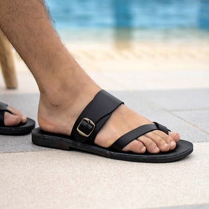 Black Leather Toe Ring Sandals for Men with Adjustable Buckle Strap Greek Gladiator Strappy Men's slide Sandals Summer Shoes for Men