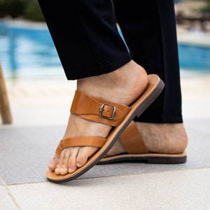 Greek Leather Toe Ring Sandals for Men with Adjustable Buckle Strap Gladiator Sandals Men Men's slide Sandal Strappy Summer Shoes for Men