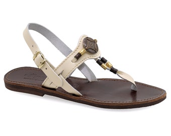 Sandales ornées de cuir grec - Boucle réglable Chaussures d'été de haute qualité avec bride à la cheville pour femmes Tongs bohèmes blanc cassé