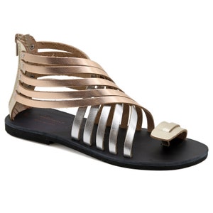 Tobillo Sandalias de cuero altas Sandalias planas griegas antiguas negras Cremallera Gladiador Sandalias con tiras Anillo del dedo del pie Zapatos de verano Mujeres regalo hecho a mano de verano Metallic