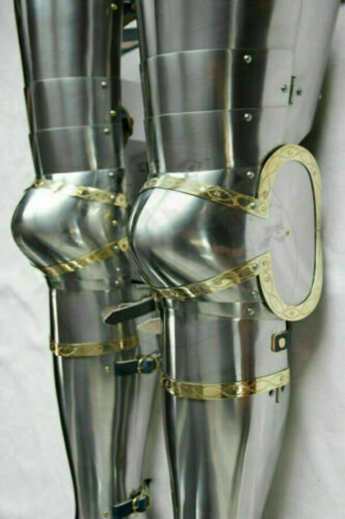 Articulated Medieval Leg Armor Greaves Set - Silver Steel Cosplay LARP Renaissance Fair Costume