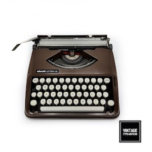 Olivetti Lettera 82 | Typewriter