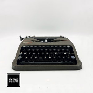 Hermes Baby typewriter image 2