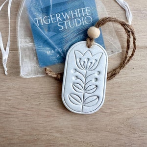 Handmade Clay Flower Car Diffuser: Boho Aromatherapy Essential Oil Freshener
