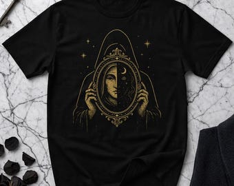 Hermetisches Spiegel-Mystiker-T-Shirt | Esoterisches Tag- und Nacht-Gesichtskunst-T-Shirt | Okkultes Kapuzen-Shirt mit himmlischer Figur | Unisex-Softstyle-T-Shirt