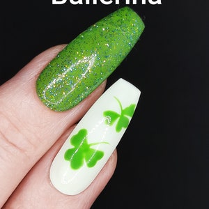 St. Patrick's Day press on nails image 6