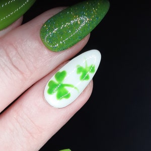 St. Patrick's Day press on nails image 5